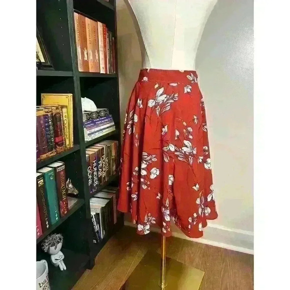 Lulu's Love Blooms Rust Red Floral Print Midi Skirt Size Small - Picture 2 of 5
